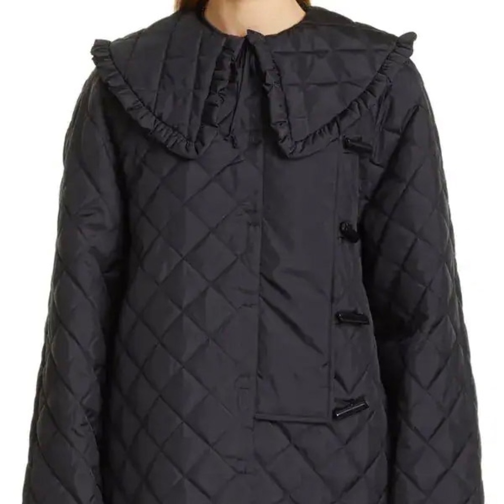 Ganni Quilted Recycled Ripstop Jacket w Removable Ruffle Collar size 42EU Black